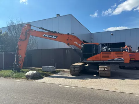 Develon DX300LC-7K semi long reach